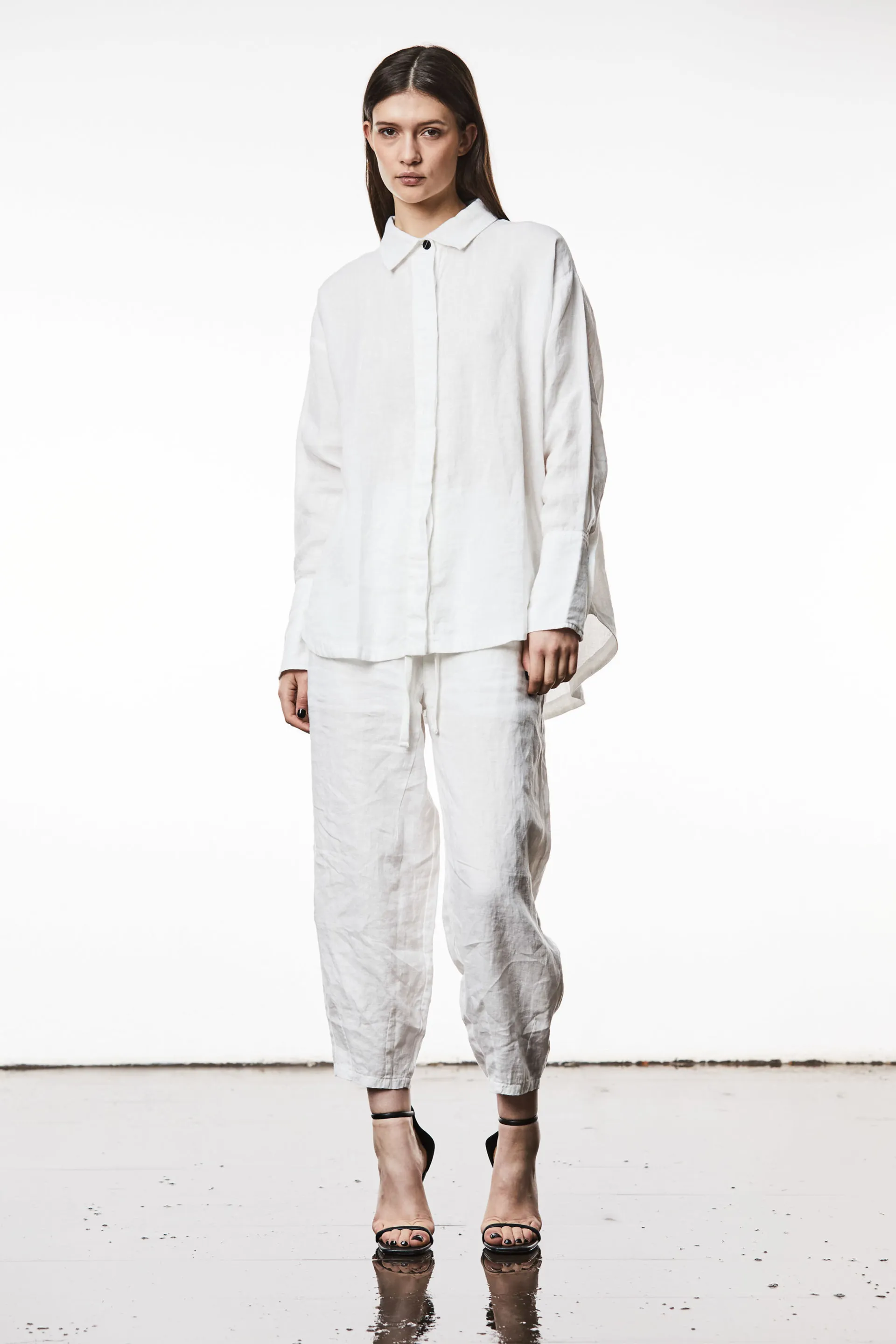 WH18_offwhite_1920